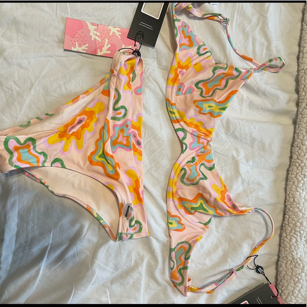Groovy Blackbough bikini!
